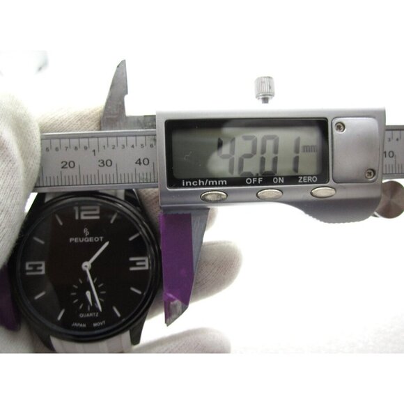Men Peugeot Quartz 3ATM WR Analog 42mm Round Watch (I14) "New Battery" - Picture 2 of 10
